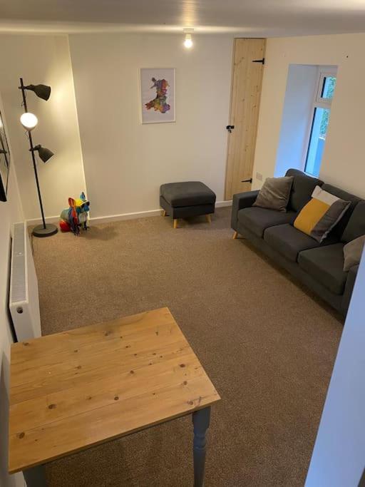 Modern 2 Bedroom Cottage Near Bike Park Wales. ميرثير تيدفيل المظهر الخارجي الصورة