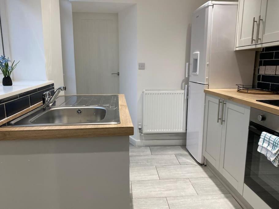 Modern 2 Bedroom Cottage Near Bike Park Wales. ميرثير تيدفيل المظهر الخارجي الصورة